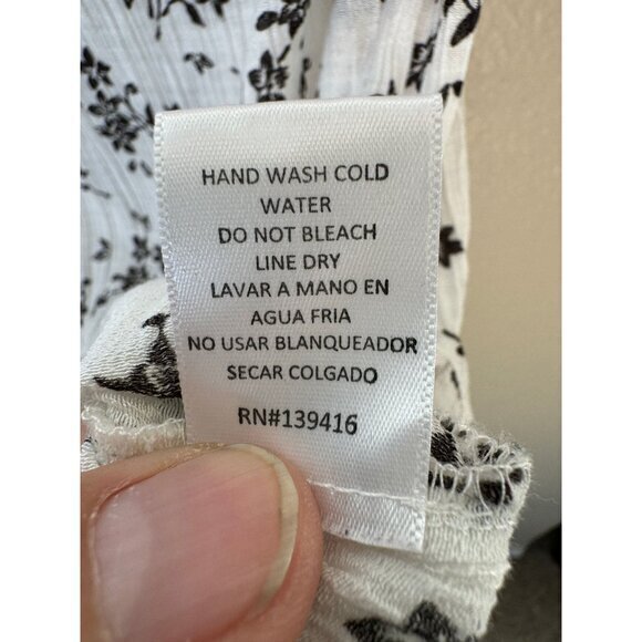 Zenobia Women's White‎ Floral Blouse size 2XL short sleeve button tie rayon - Picture 5 of 7